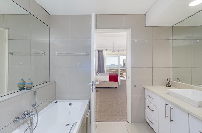 To Let 1 Bedroom Property for Rent in Dolphin Beach Western Cape